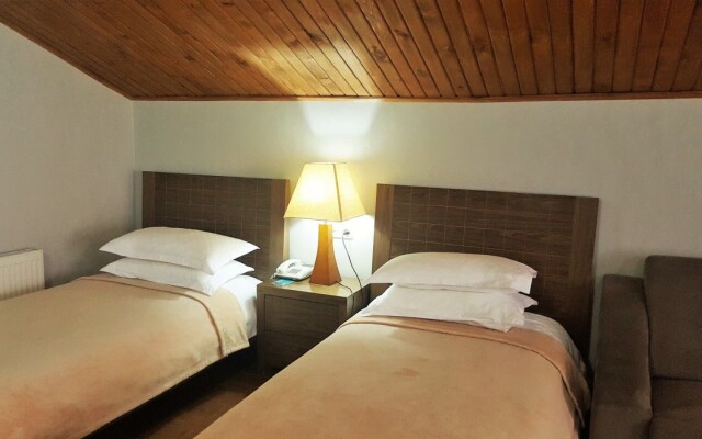 Hotel Crystal