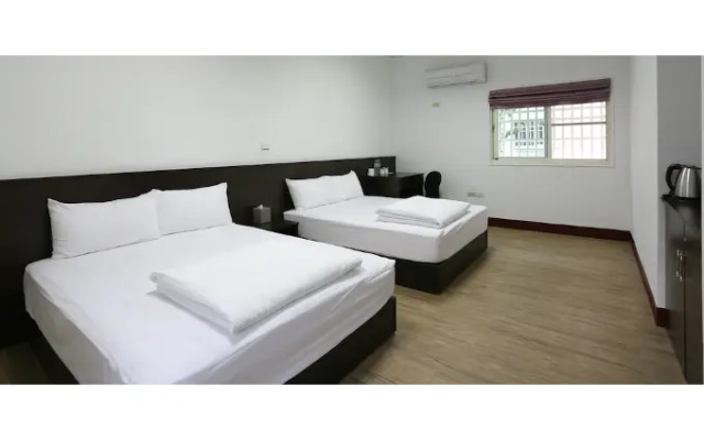 Oak Garden Hotel