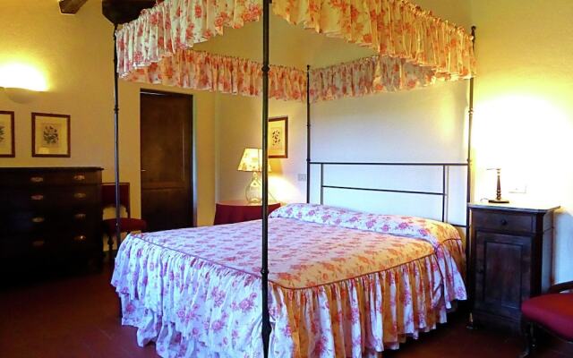 Beautiful Villa in Lari, with swimming pool