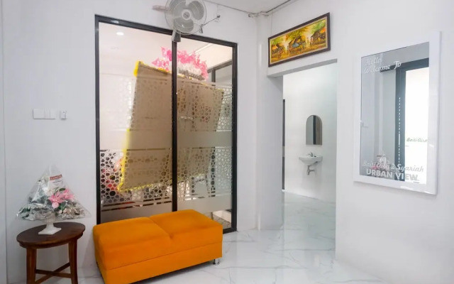 Urbanview Syariah near Stadion Manahan Solo