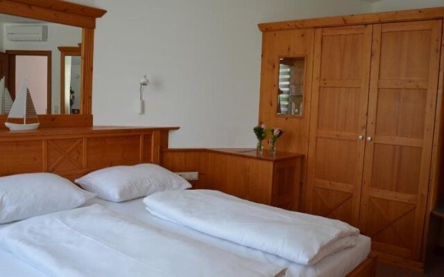 Weinlaubengasthof Rathausstüberl