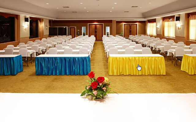 Golden Crown Grand Hotel