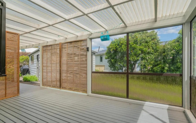 Treasure on Chestnut - Tairua Holiday Home
