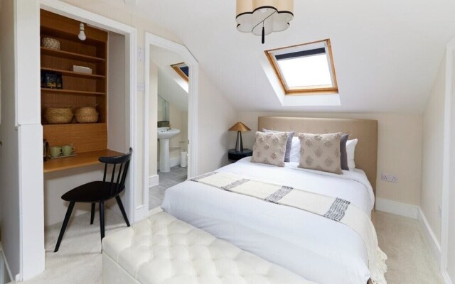 The West Ealing Escape - Glamorous 4bdr House With Patio