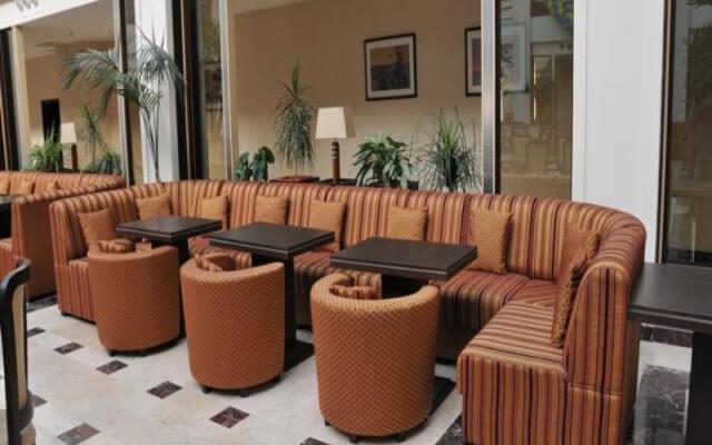 Atrium Hotel
