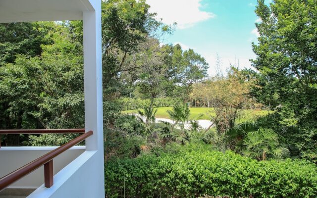 Exclusive Loft with Golf Course View & Pool facilities