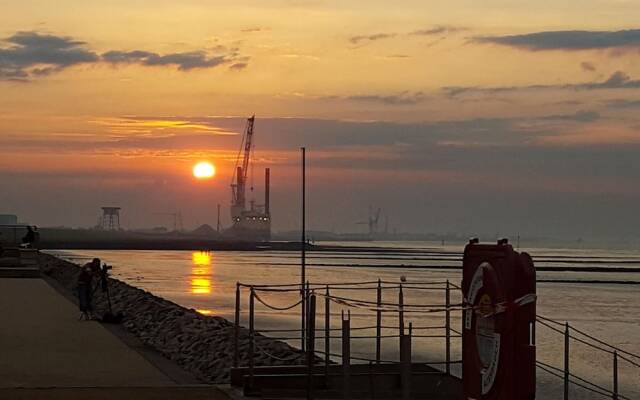 Comfort Steps From the North Sea