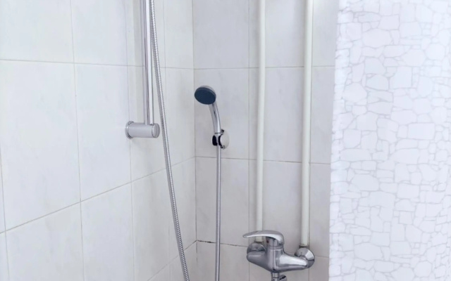 Renovated 1 bedroom with King size bed in Kentron