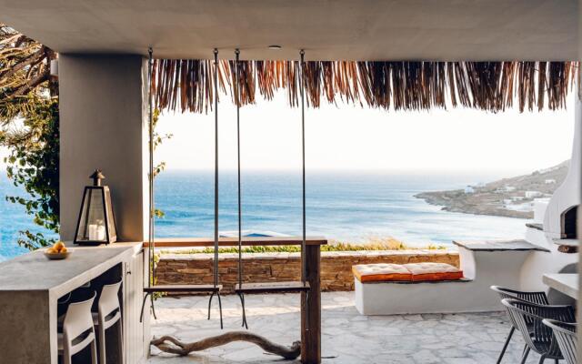 Maison Simone with private heated infinity pool & spectacular sea view