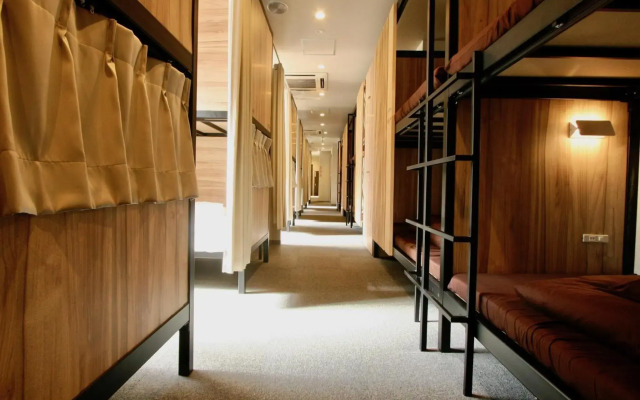 Namba Guesthouse HIVE - Hostel
