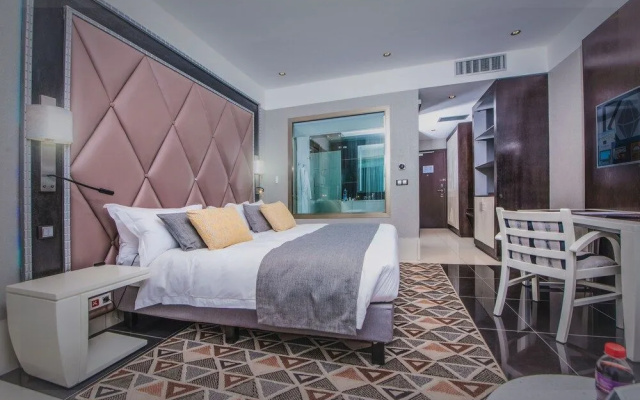 Krystal Palace Douala