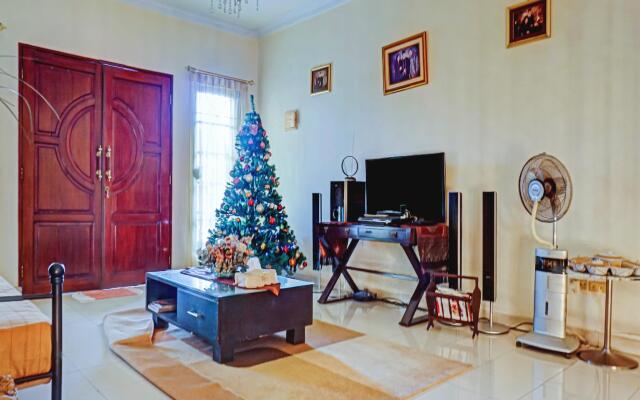 SPOT ON 90295 Simprug Residence