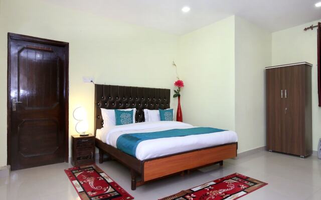 OYO 10407 Home Modern 3BHK Sanjauli Market