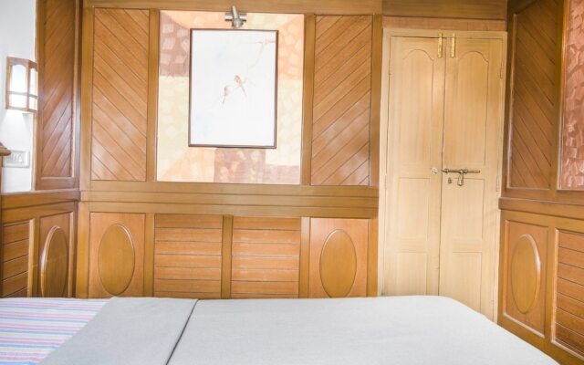 GuestHouser 3 BHK Houseboat e567