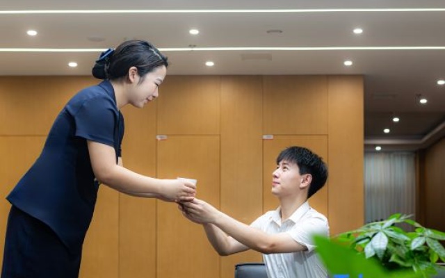 Jifeng Hotel (Enshi Jichang Baicheng Railway Station) – People – Enshi Prefecture