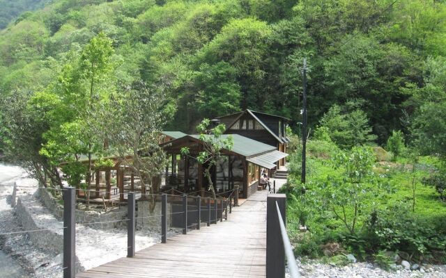 Viya Rafting Bungalovlari