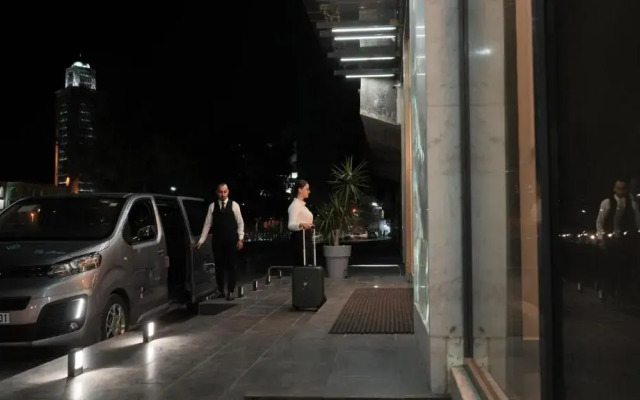 ONYX By Luna Hotel