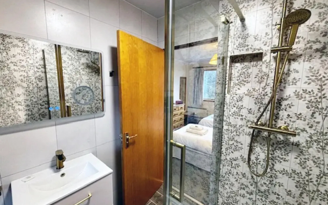 Stob Binnein Cottage