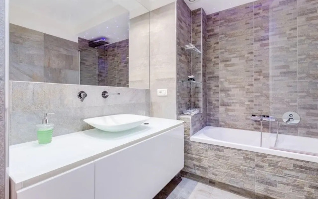 Rental In Rome Prati Suite