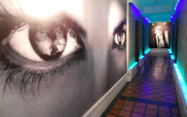 Strand Inn Hotel
