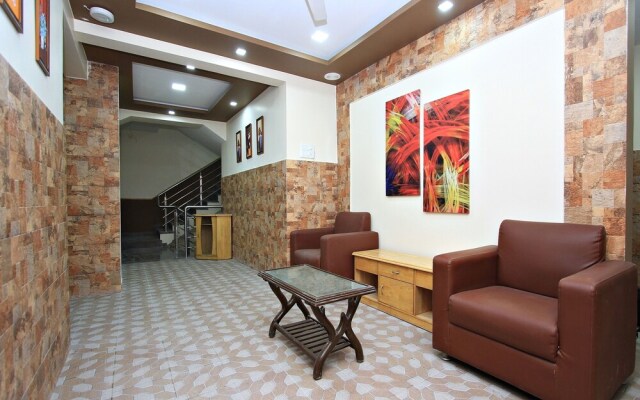 OYO 4848 3 Square Inn