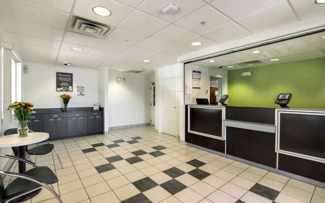 Studio 6 East Brunswick, NJ - NYC Area