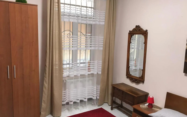 Two-bedroom apartment in 10 min to the Opera Theatre