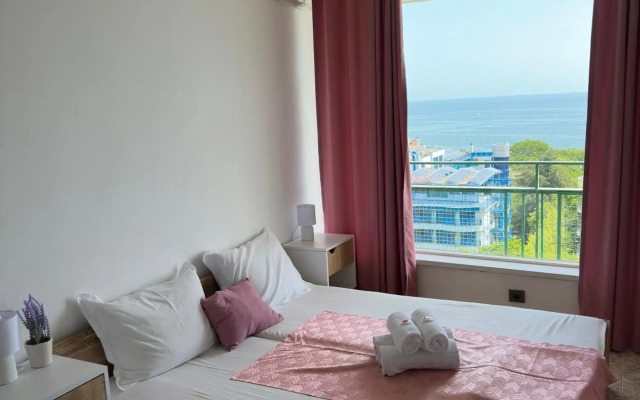 Sunny Varshava Hotel