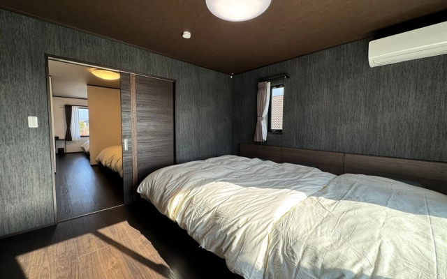 Windmill Village E-10 – Guest Rooms – Takashima