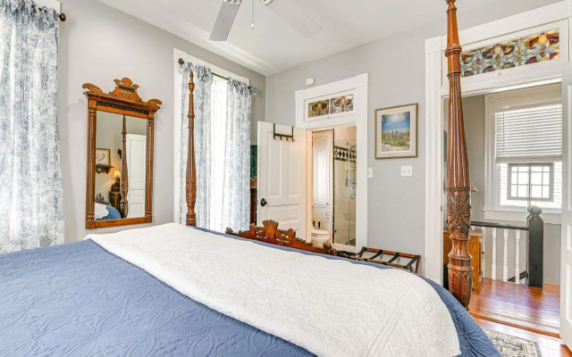 Walk to the Strand: Hideaway Haven Retreat