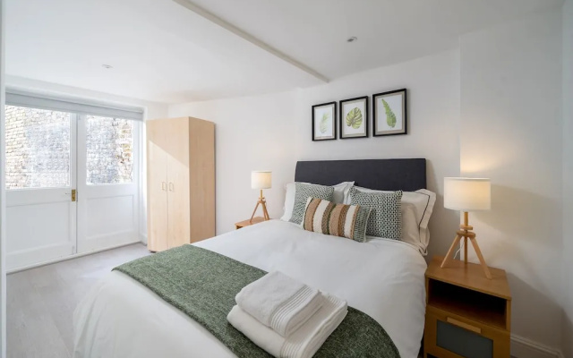 Russell Sq Suite 2 Bed Apartment