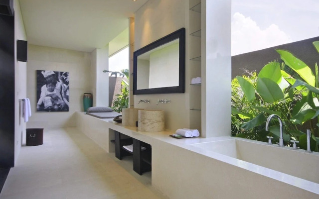 Private Villas, 4 Br, Canggu With Staff