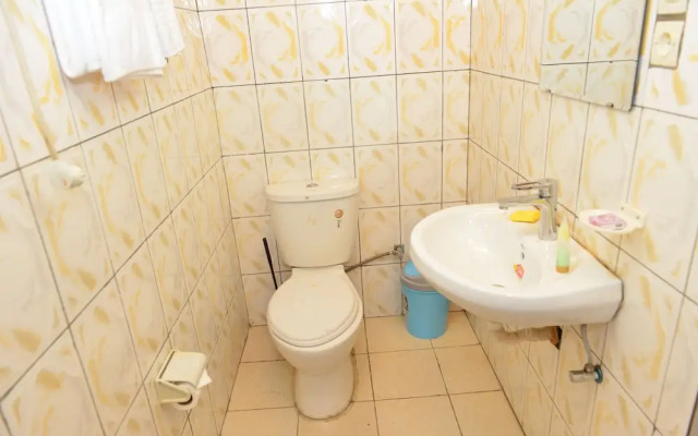 B.Maurice Guest House