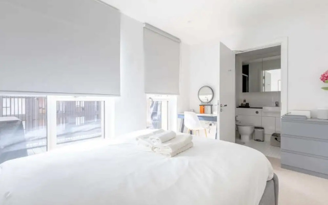 Stylish 2BD Oasis W/balcony South East London!