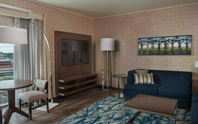 Buffalo Marriott at LECOM HARBORCENTER