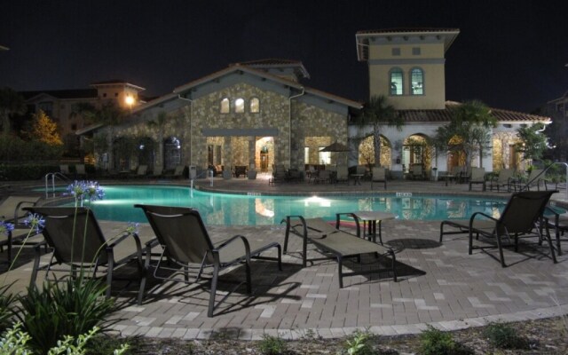 907 Bella Piazza
