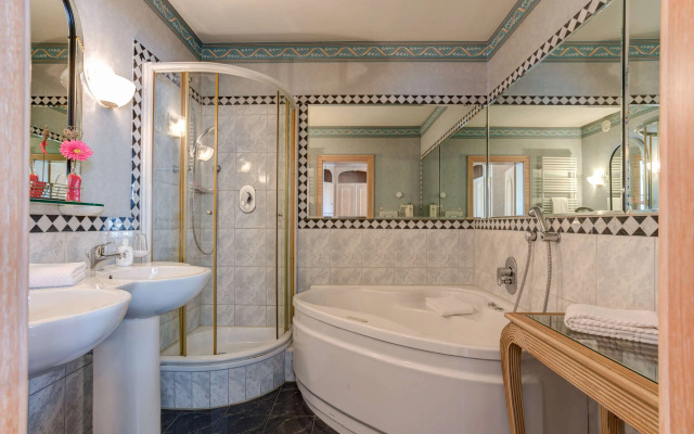 Centro Hotel Stern, Trademark Collection by Wyndham