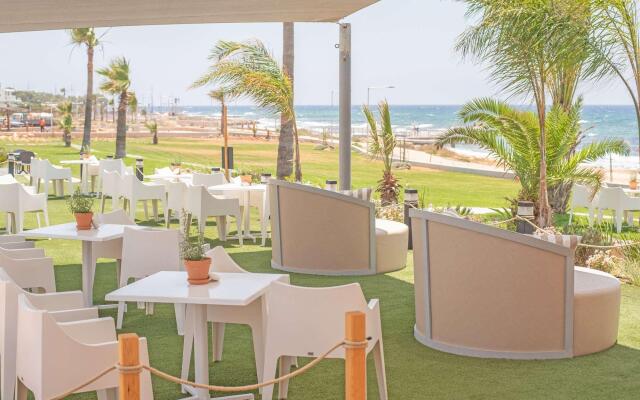 Piere Anne Beach Hotel