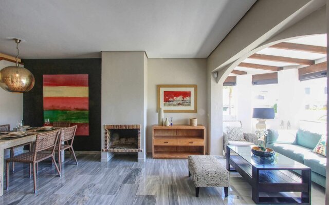 1152 Beachfront 2 Family Apartments 6 Bedr. Sleeps 15