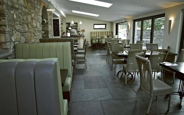 Wolfscastle Country Hotel