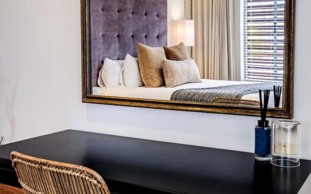 Tranquil Escape in Sea Point Aureto