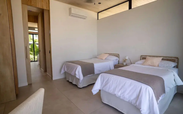 Chic 3BR Private Terrace Nature Views