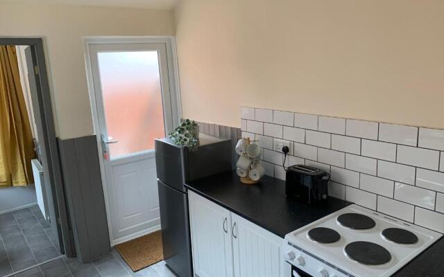 Balfour - Beautiful refurbished spacious 3 bedroom Gateshead flat