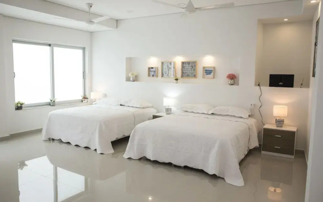 Hakuna Beach House