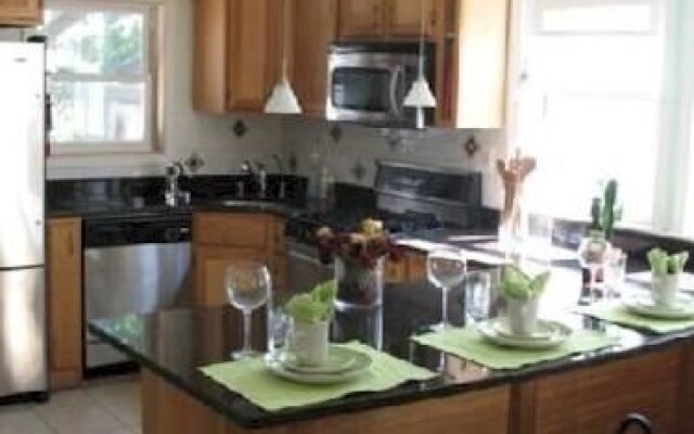 Holman Street Apartment