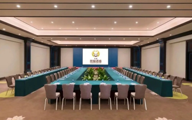 Chimelong Panda Hotel