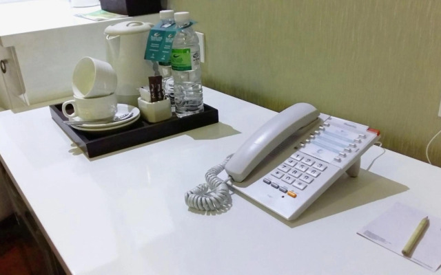 Travellers Hotel Phinisi