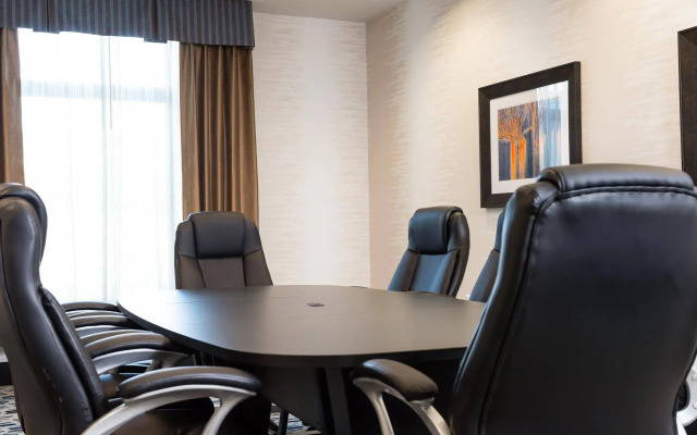 Hampton Inn & Suites La Crosse Downtown