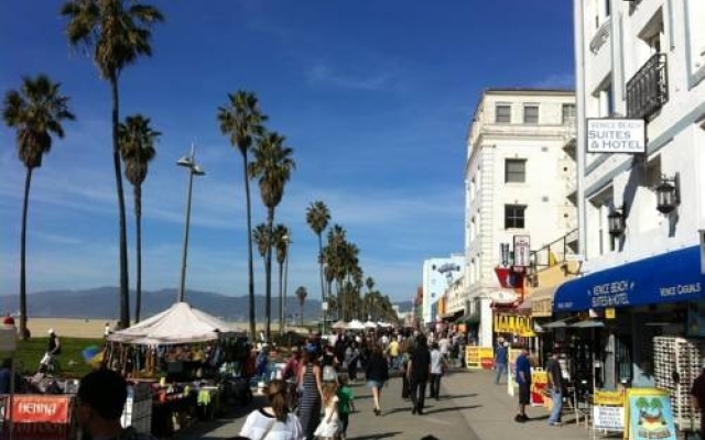 Venice Beach Suites  Hotel
