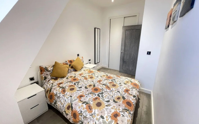 Stunning 1-bed Deluxe Apartment in Slough